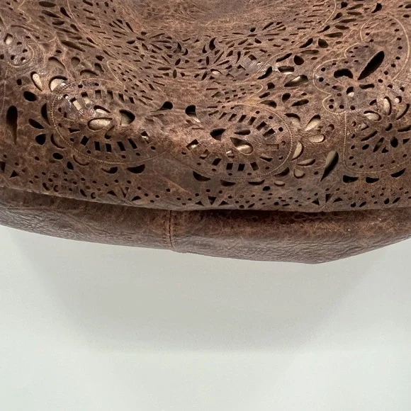 BIG BUDDLA XL Tan Bucket‎ Shoulder Bag With Laser Cutouts Over Bronze Metallic - Picture 9 of 12